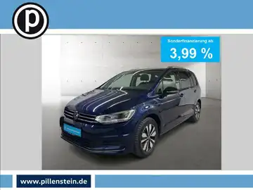 Das Bild zeigt einen blauen VW Touran aus der Frontalansicht. Es enthält ein Händlerlogo und eine Texteinblendung mit einer Sonderfinanzierung von 3,99 %.