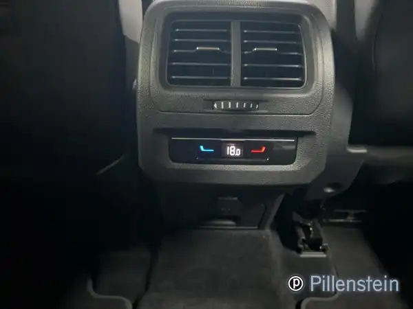 VW TOURAN (13/18)