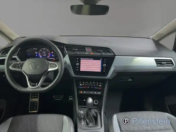 VW TOURAN (8/18)