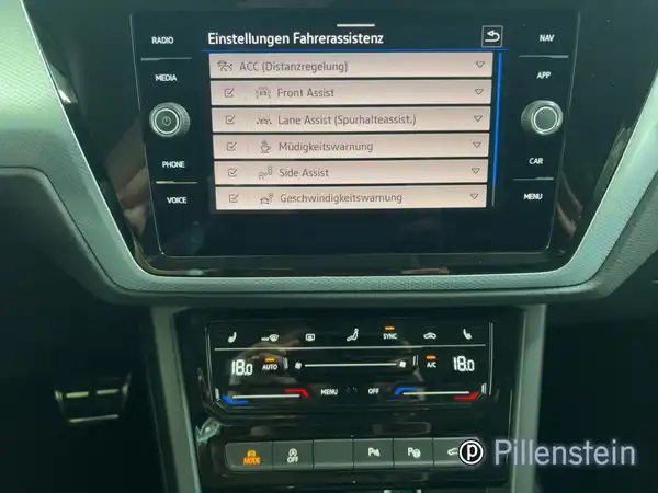 VW TOURAN (10/18)