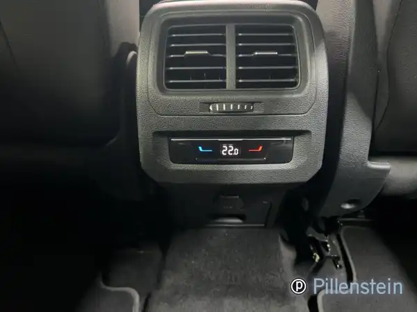 VW TOURAN (13/17)