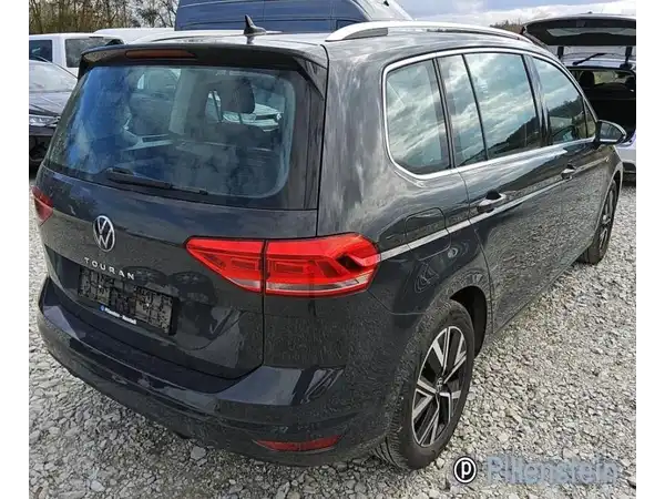 VW TOURAN (4/8)