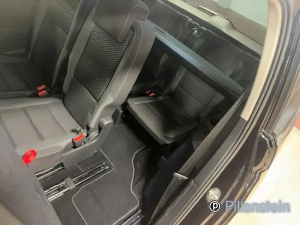 VW TOURAN (10/16)