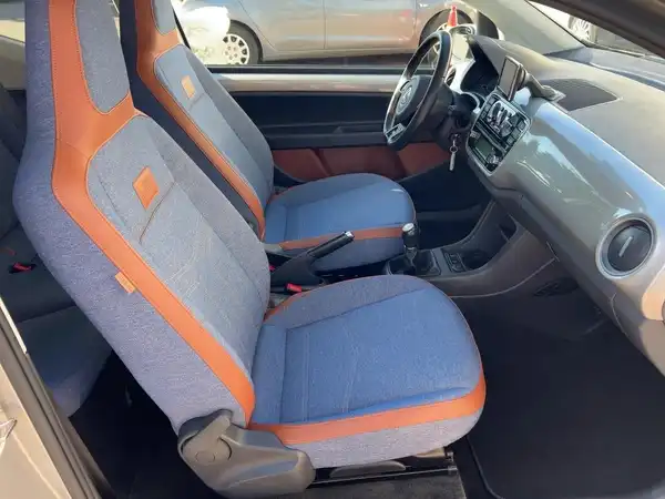 VW UP! (11/14)
