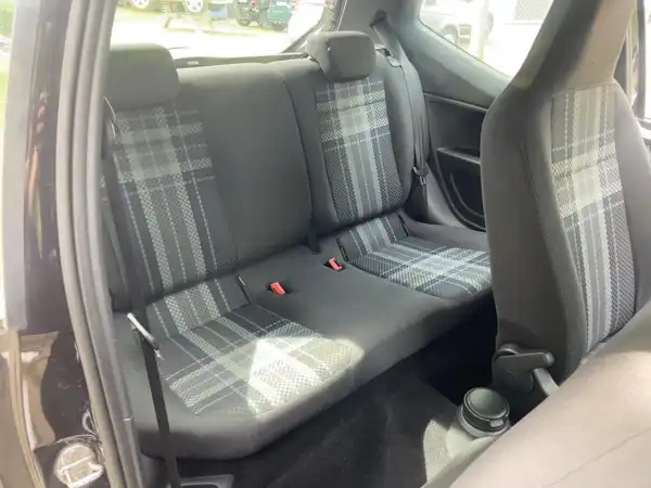 VW UP! (12/15)