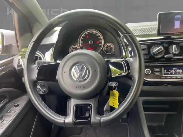 VW UP! (9/15)