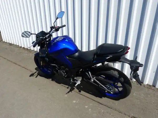 YAMAHA MT-03 (3/8)