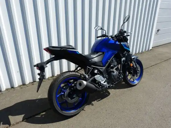 YAMAHA MT-03 (4/8)