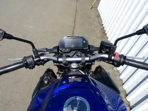 YAMAHA MT-03 (6/8)
