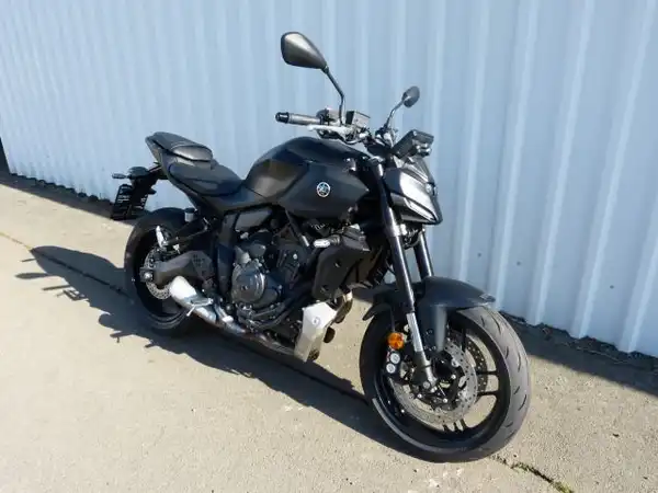 YAMAHA MT-07 (2/9)