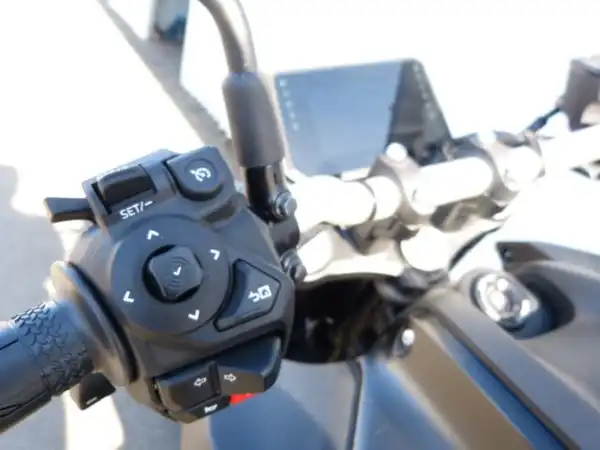 YAMAHA MT-07 (7/9)