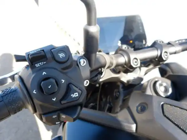 YAMAHA MT-09 (7/9)