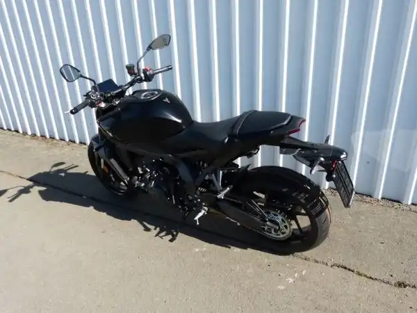 YAMAHA MT-09 (2/9)