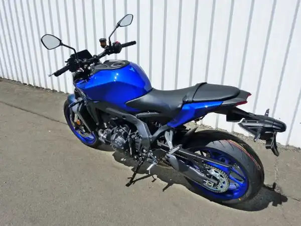 YAMAHA MT-09 (2/9)
