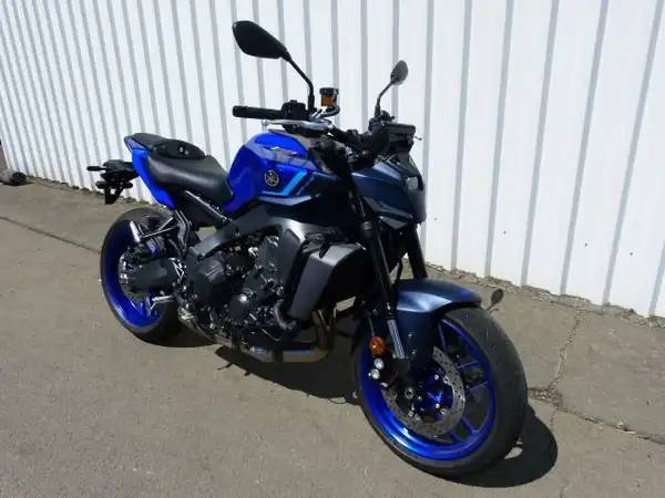 YAMAHA MT-09 (4/9)
