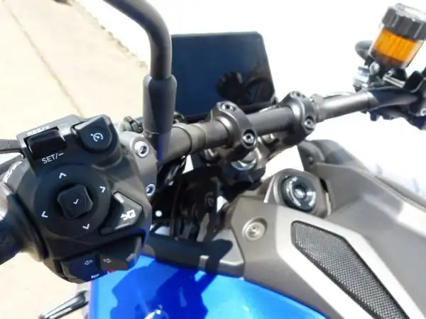 YAMAHA MT-09 (7/9)