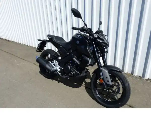 YAMAHA MT-125 (2/8)