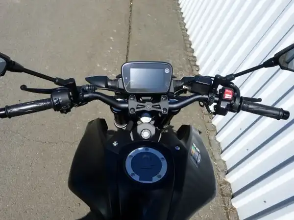 YAMAHA MT-125 (6/8)