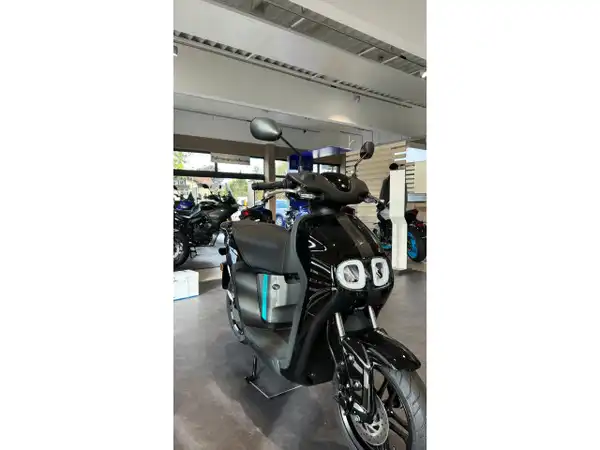 YAMAHA NEO (3/6)