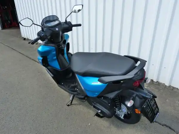 YAMAHA RAYZR (3/8)