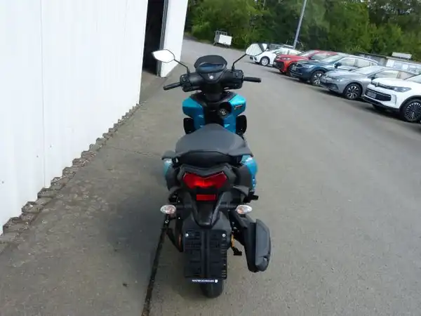 YAMAHA RAYZR (6/8)