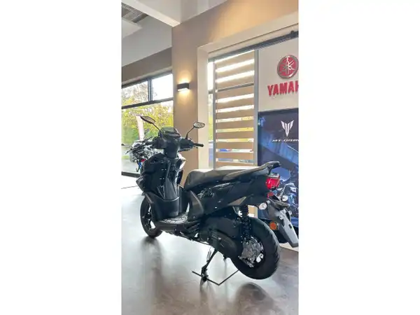 YAMAHA RAYZR (3/6)