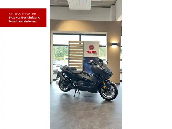 YAMAHA TMAX (1/7)