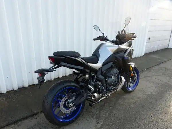YAMAHA TRACER (4/11)