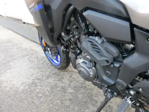 YAMAHA TRACER (10/11)
