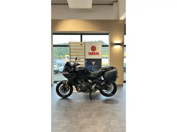 YAMAHA TRACER 9 (2/6)