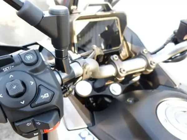 YAMAHA TRACER (6/9)