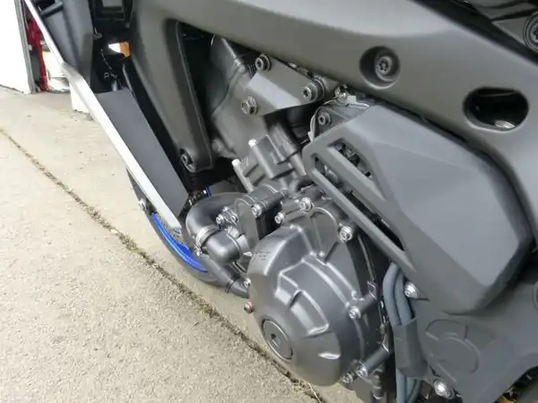 YAMAHA TRACER 9 (12/12)
