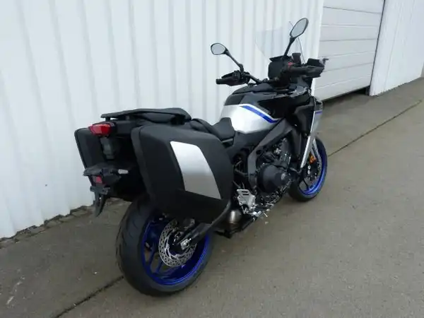 YAMAHA TRACER 9 (4/12)