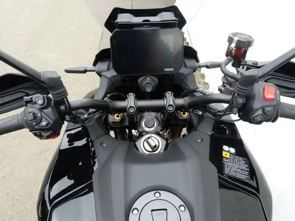 YAMAHA TRACER 9 (6/12)