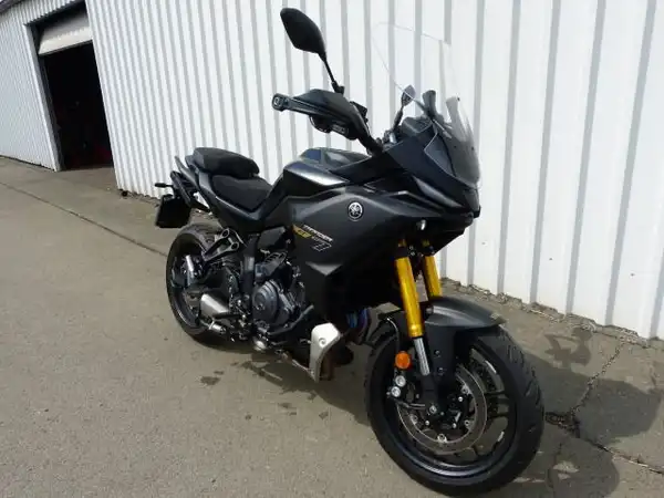 YAMAHA TRACER (2/8)