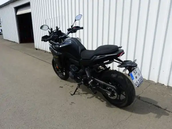 YAMAHA TRACER (3/8)