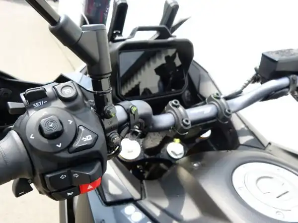 YAMAHA TRACER (6/8)