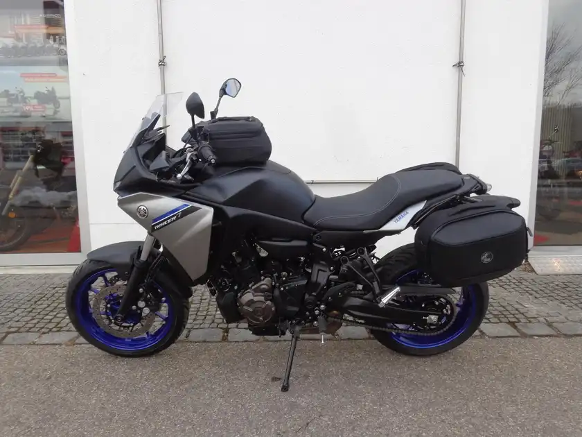 YAMAHA TRACER 7 (1/10)