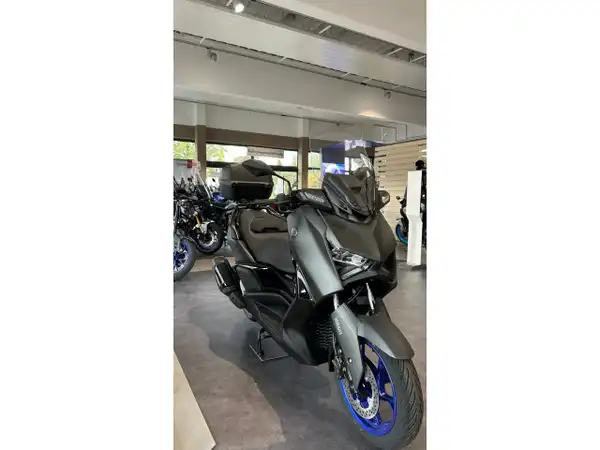 YAMAHA XMAX 300 (3/6)