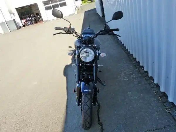YAMAHA XSR 125 (5/8)