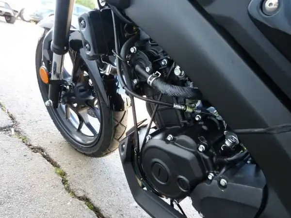 YAMAHA XSR 125 (7/8)