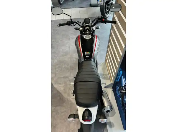 YAMAHA XSR 125 (4/6)
