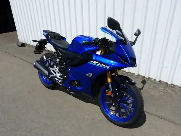 YAMAHA YZF-R125 (2/9)