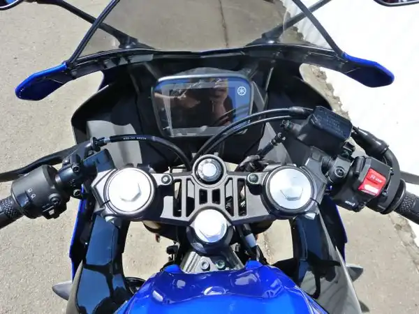 YAMAHA YZF-R125 (6/9)