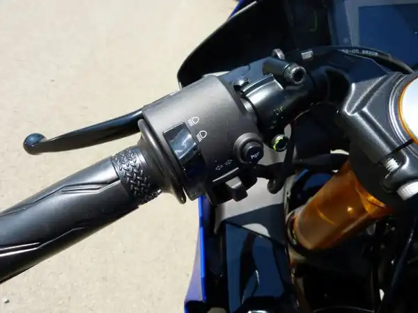 YAMAHA YZF-R125 (7/9)