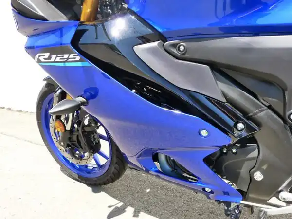 YAMAHA YZF-R125 (8/9)