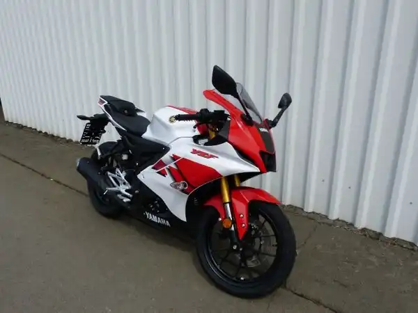 YAMAHA YZF-R125 (2/7)