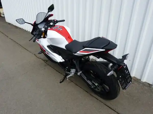 YAMAHA YZF-R125 (3/7)