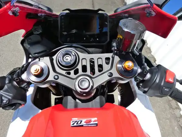 YAMAHA YZF-R7 (6/9)