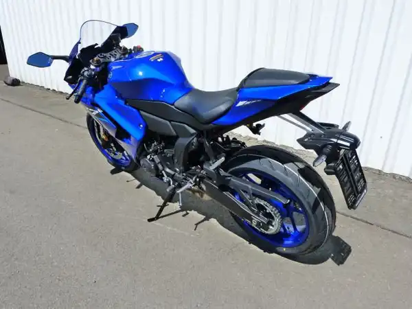 YAMAHA YZF-R7 (3/8)